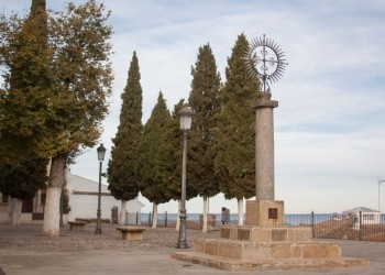 Castillo, aljibe y entorno de la Plaza de Santa Maria