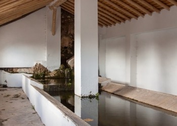 El Chopo municipal public washing area (Huelma)