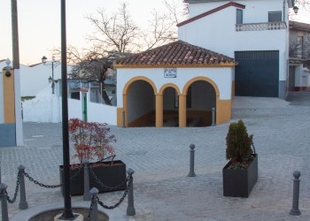 El Nacimiento public washing area (Frailes)