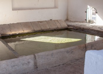 Las Pilas public washing area (Peal de Becerro)