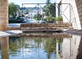 Torre de Tiédar public washing area of El Mármol (Rus)