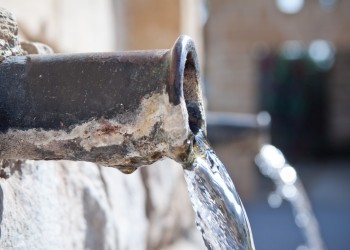 Torre de Tiédar public washing area of El Mármol (Rus)