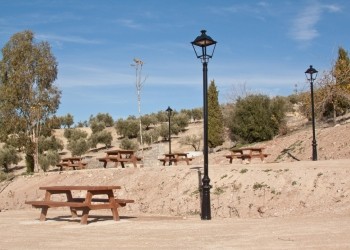 Fuente Regomello public washing area (Fuerte del Rey)