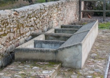 Fuente Larga public washing area (Espelúy)